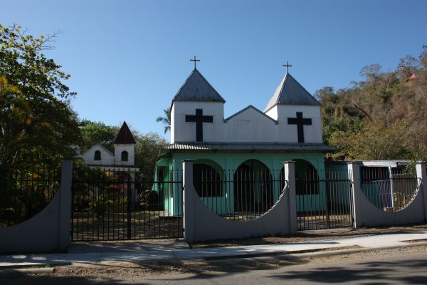 Openlucht kerk tegenover onze B&B in Tambor