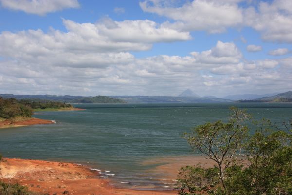 lake arenal